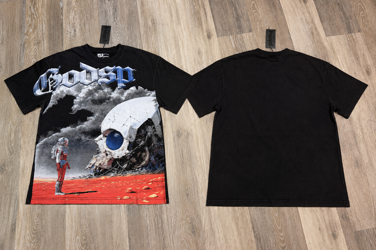 Red Sea Graphic Tee