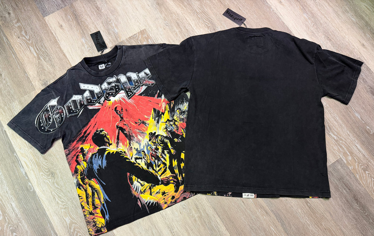 Red Ailen Graphic T-Shirt